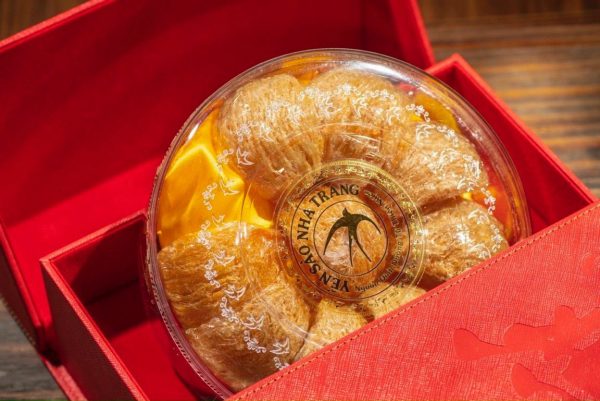 Hồng Yến Rút lông nguyên tổ